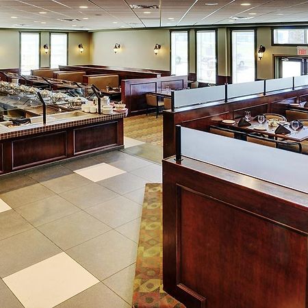 Chateau Nova Hotel Fort Mcmurray Bagian luar foto