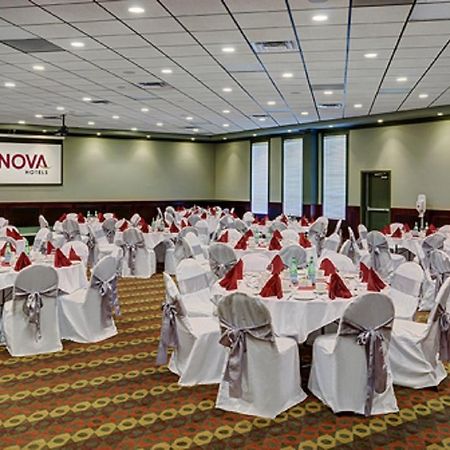 Chateau Nova Hotel Fort Mcmurray Bagian luar foto