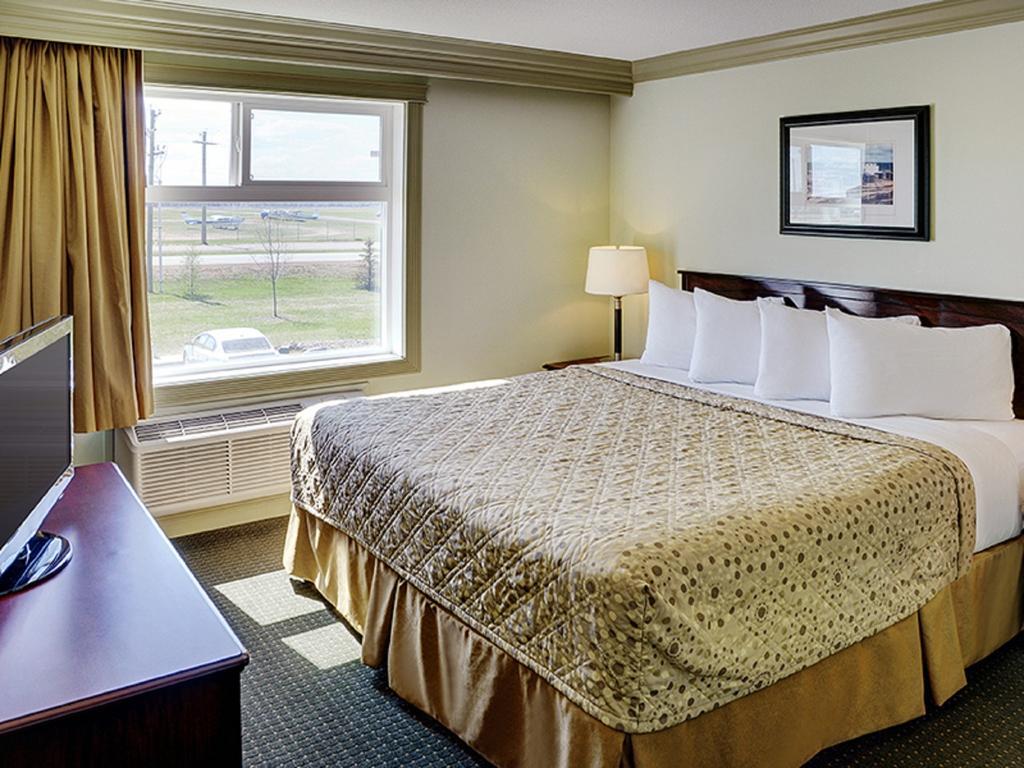 Chateau Nova Hotel Fort Mcmurray Ruang foto