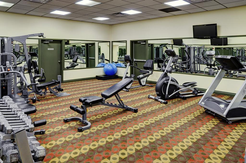 Chateau Nova Hotel Fort Mcmurray Bagian luar foto