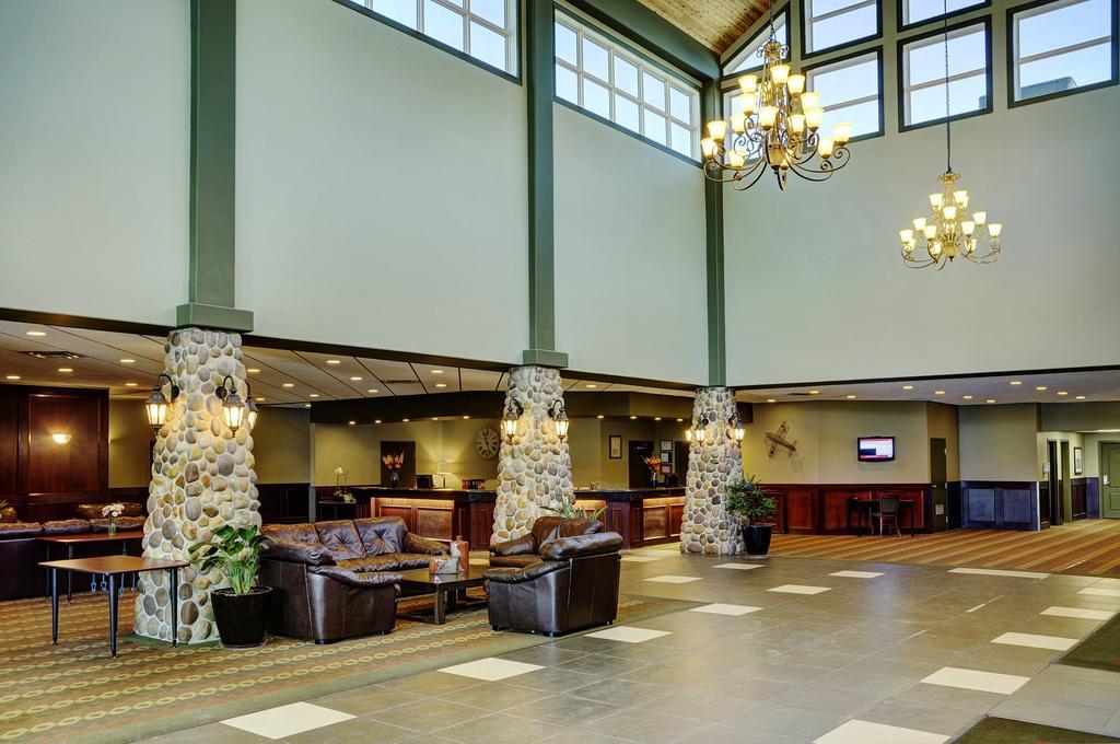 Chateau Nova Hotel Fort Mcmurray Bagian luar foto